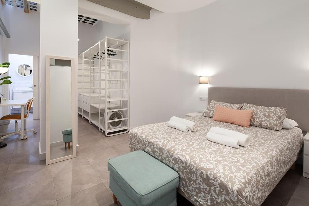 Loft Next To Calle Betis, Area Of Seville-sevillarooms Sevilha